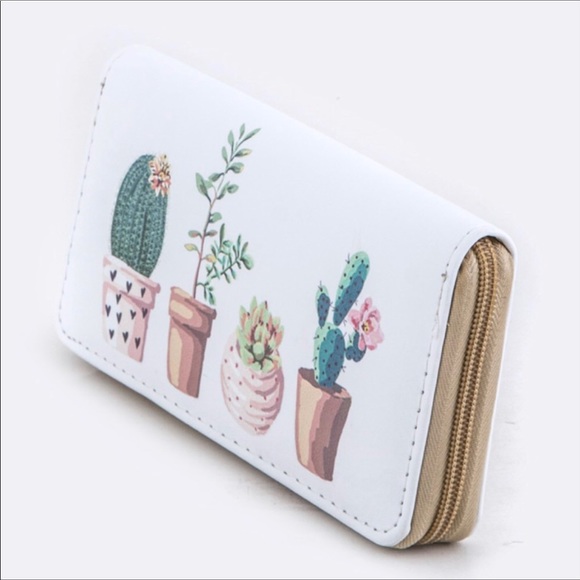 Succulent wallet 🌵🌼 - Picture 2 of 3